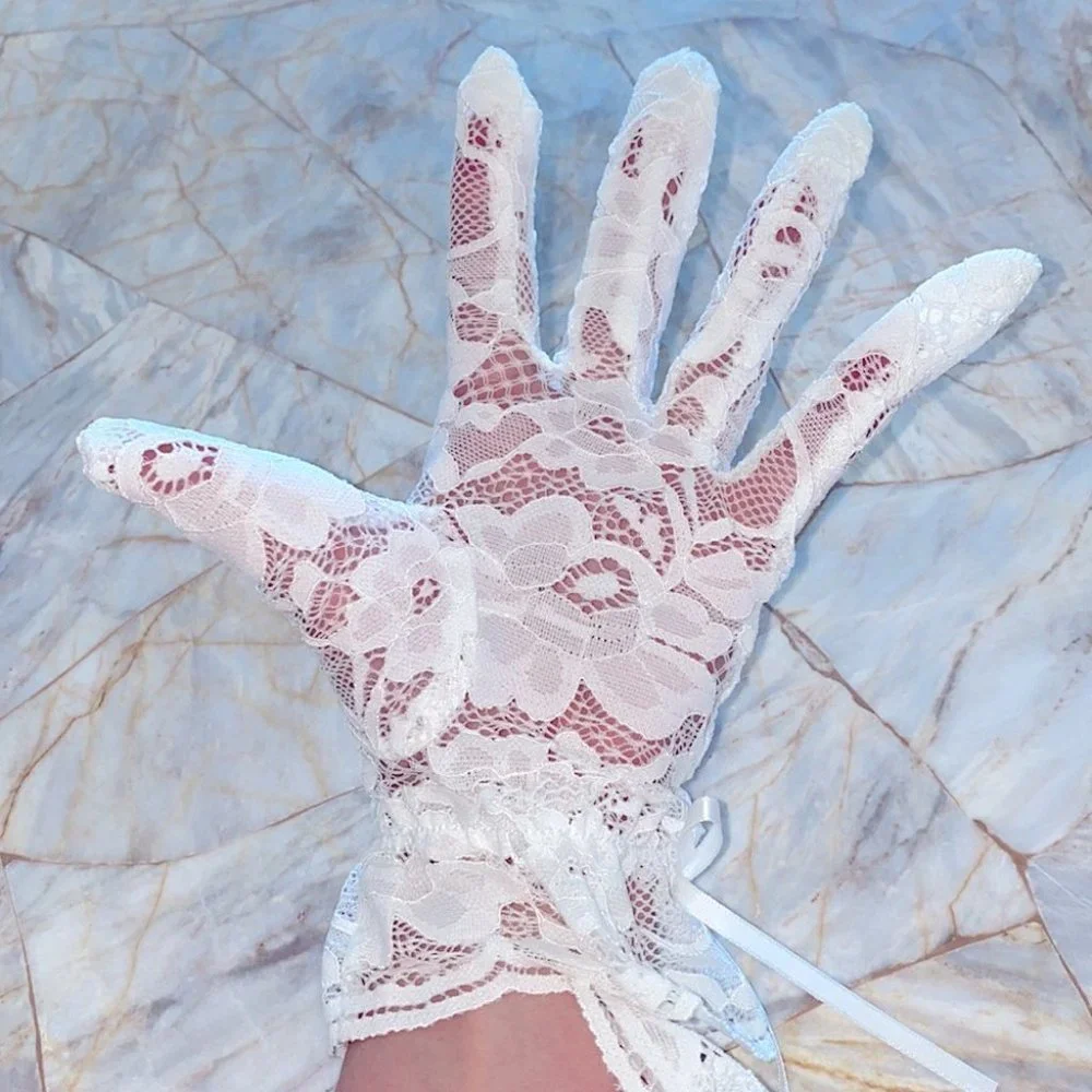 VICTORIA'S SECRET Sequined‎ White Lace Gloves